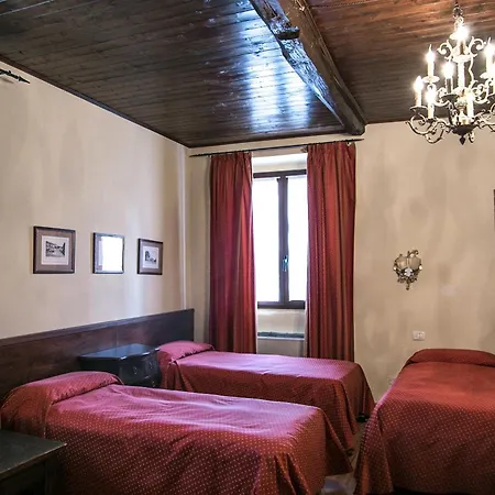 Julia Hotel